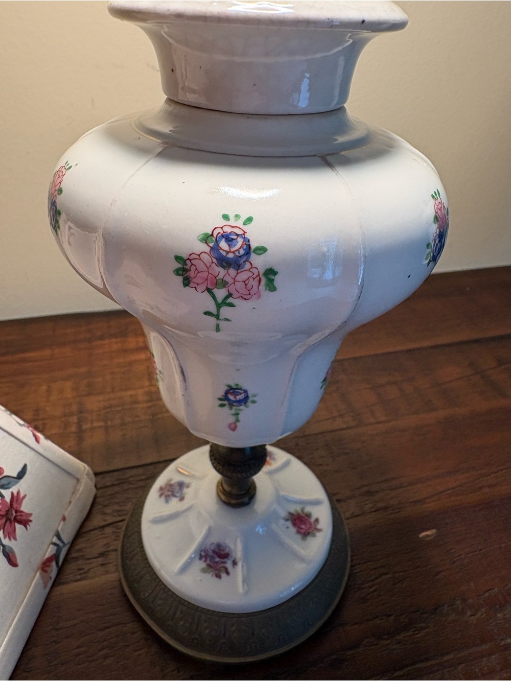 Vintage Porcelain Table Lamp/ Matching Hexigonal Fabric Shade - Picture 14 of 16